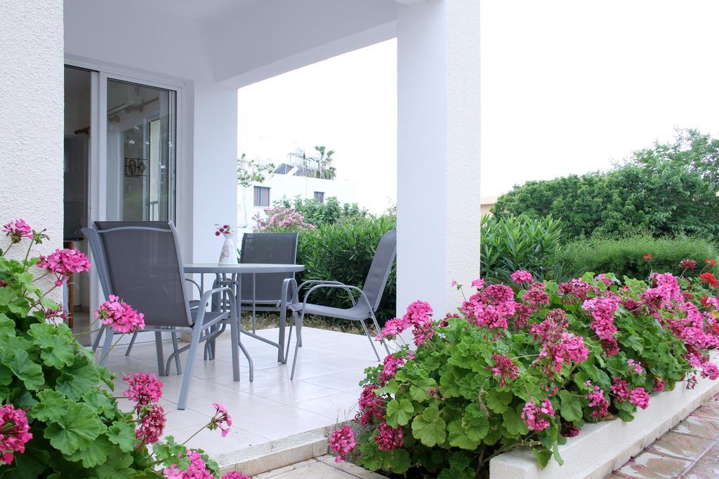 Constantia Gardens Apartments Paphos Exteriör bild