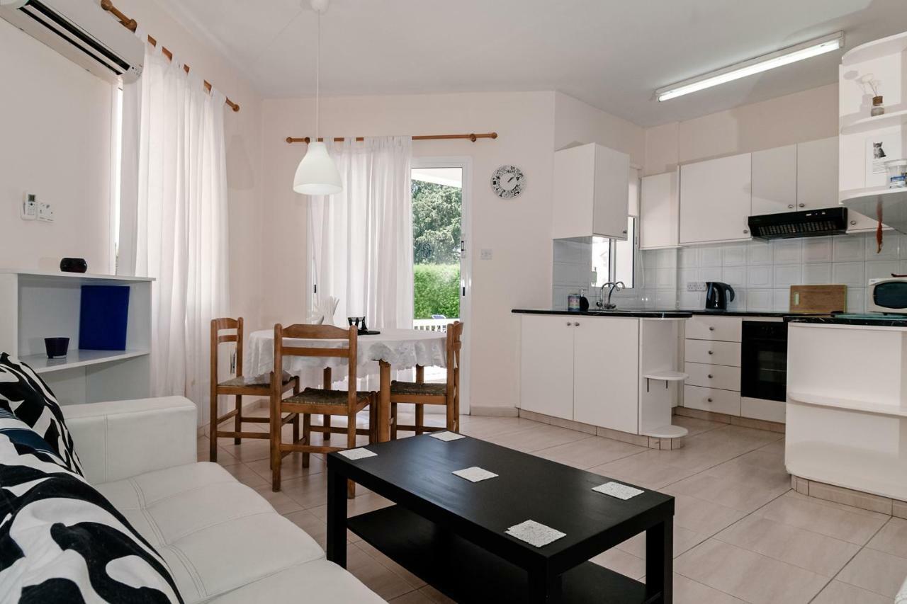 Constantia Gardens Apartments Paphos Exteriör bild